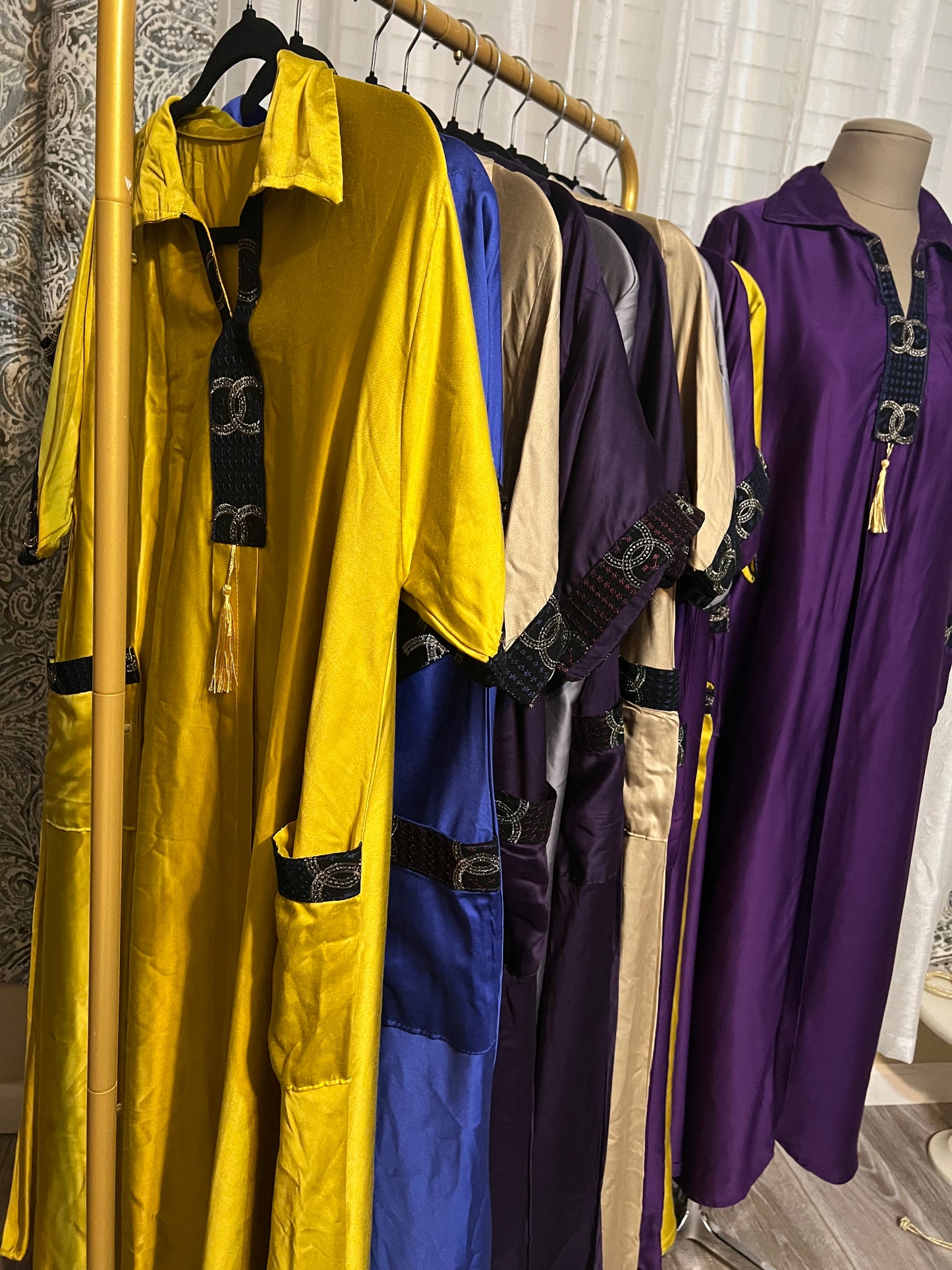 Here’s a full English product description for the Kuwaiti dress (قلابية كويتية):