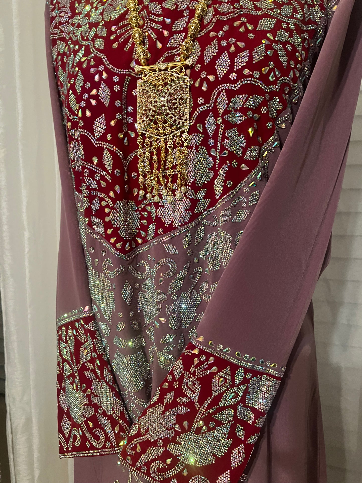 Luxury Hand-Embroidered Emirati Dress – Length 57 inches, Fits Medium and Large Sizes