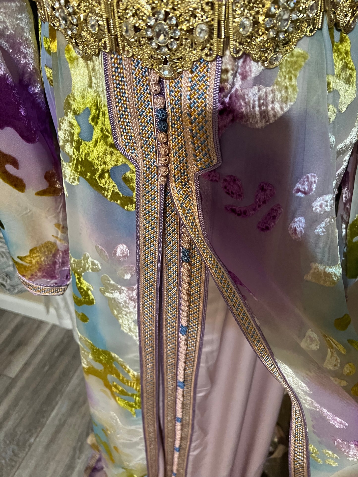 “Luxury Moroccan Kaftan – Mixed Fabric of Velvet, Chiffon, and Silk with Elegant Embellishments”
