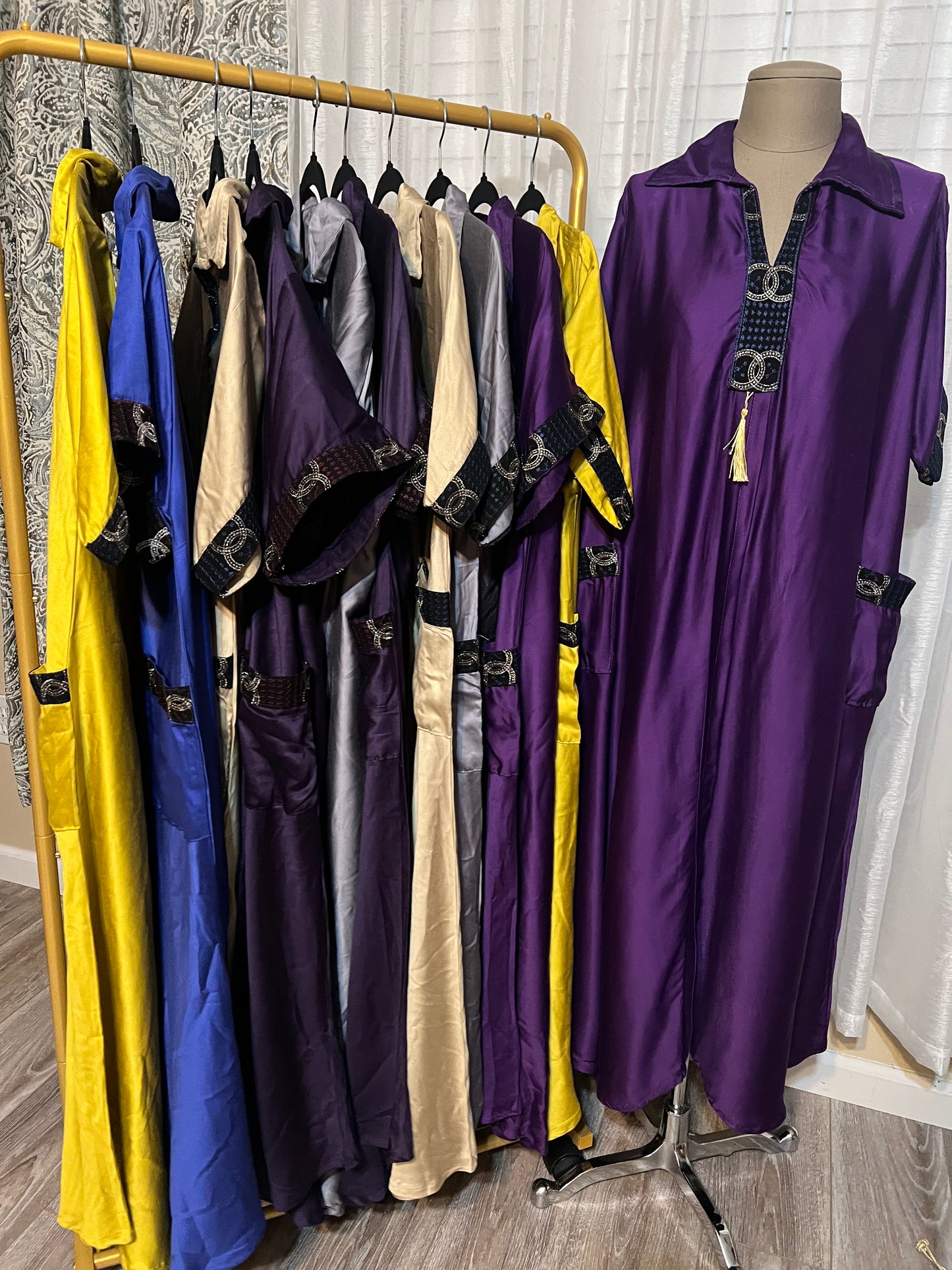 Here’s a full English product description for the Kuwaiti dress (قلابية كويتية):
