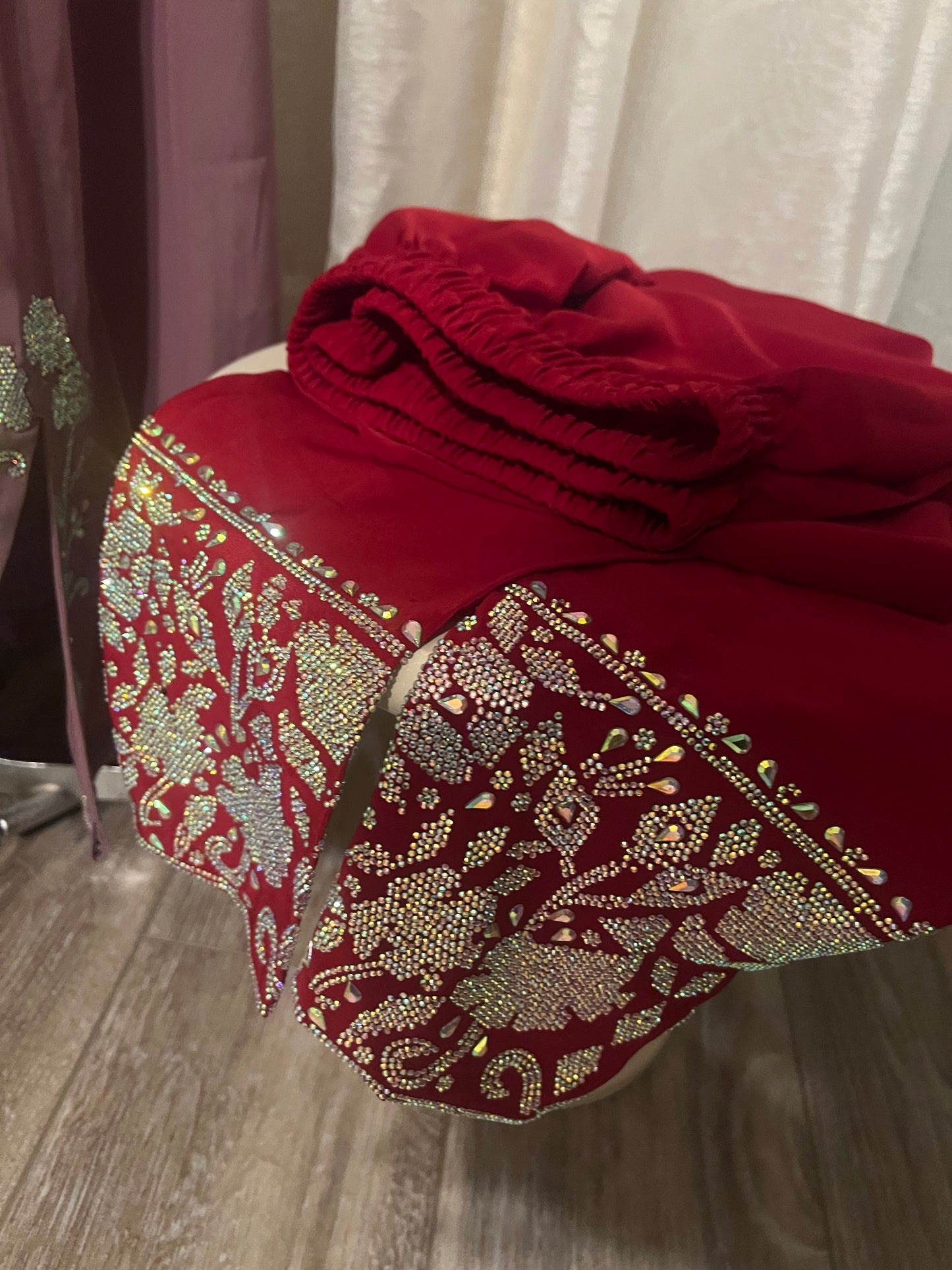 Luxury Hand-Embroidered Emirati Dress – Length 57 inches, Fits Medium and Large Sizes