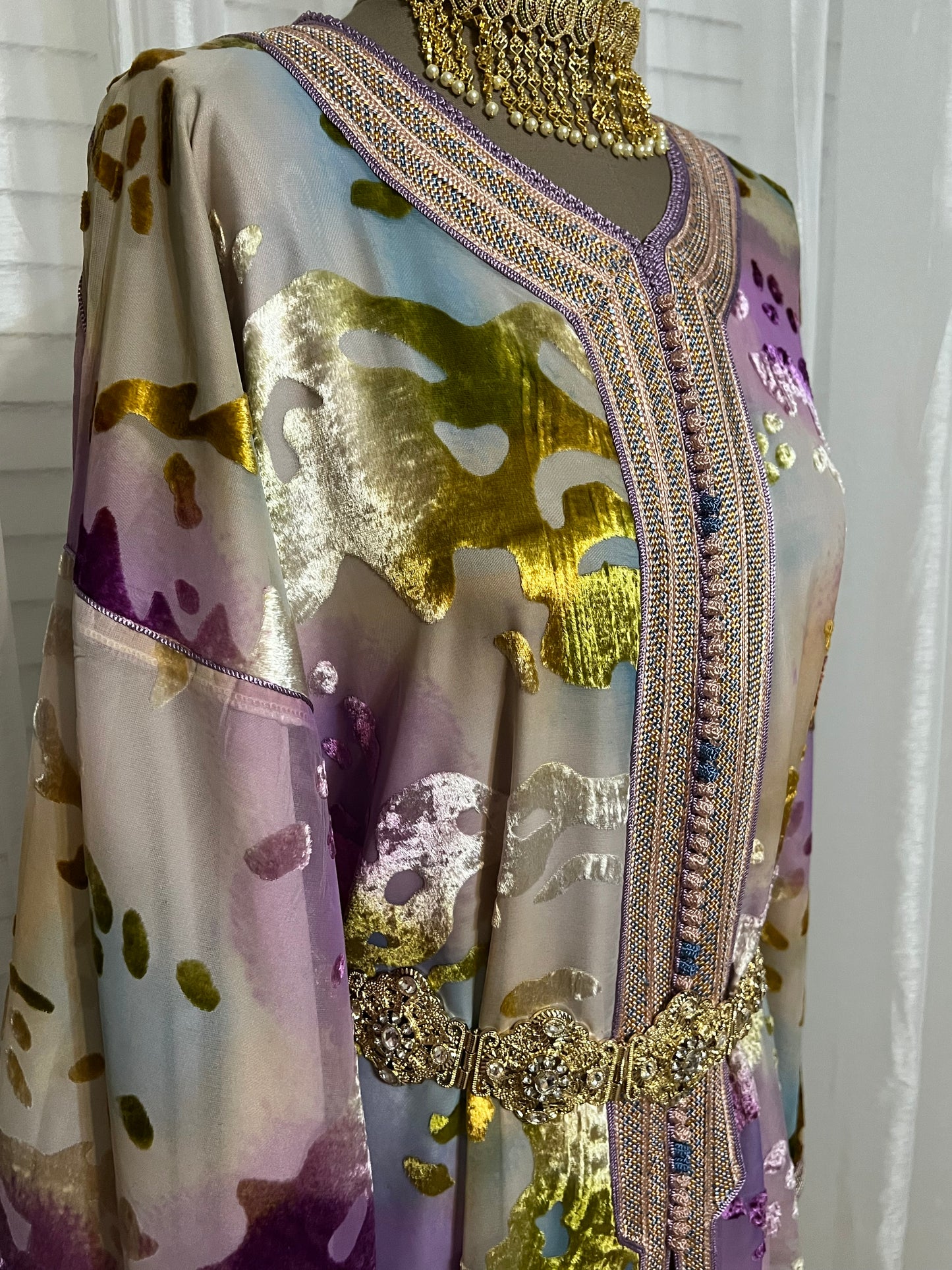 “Luxury Moroccan Kaftan – Mixed Fabric of Velvet, Chiffon, and Silk with Elegant Embellishments”