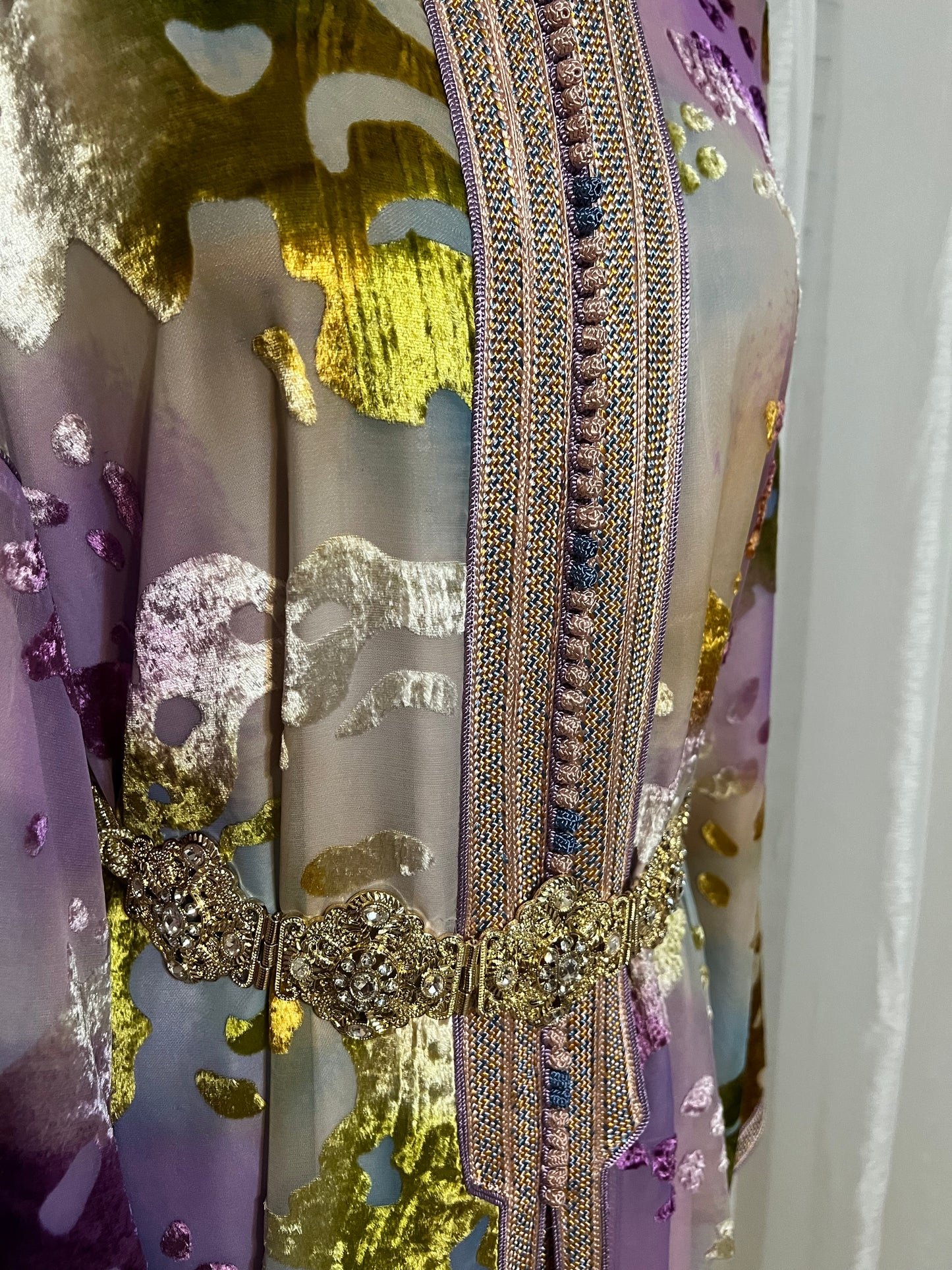 “Luxury Moroccan Kaftan – Mixed Fabric of Velvet, Chiffon, and Silk with Elegant Embellishments”