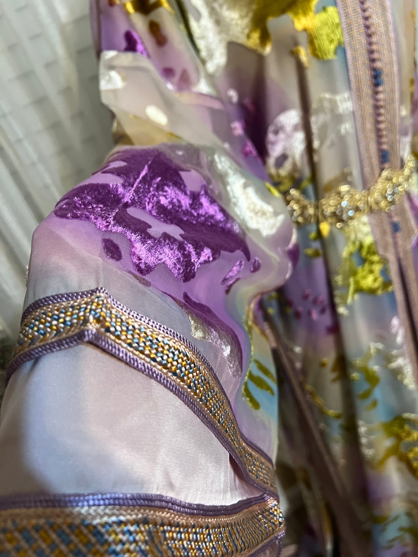 “Luxury Moroccan Kaftan – Mixed Fabric of Velvet, Chiffon, and Silk with Elegant Embellishments”