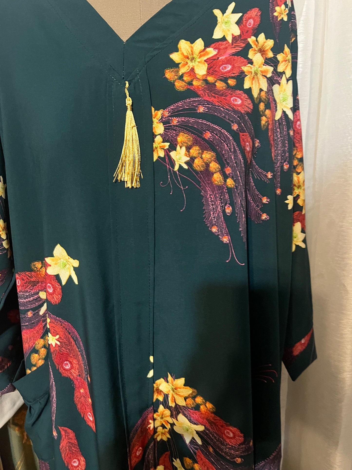 Elegant Floral rasp– Lightweight & Flowing Fabric