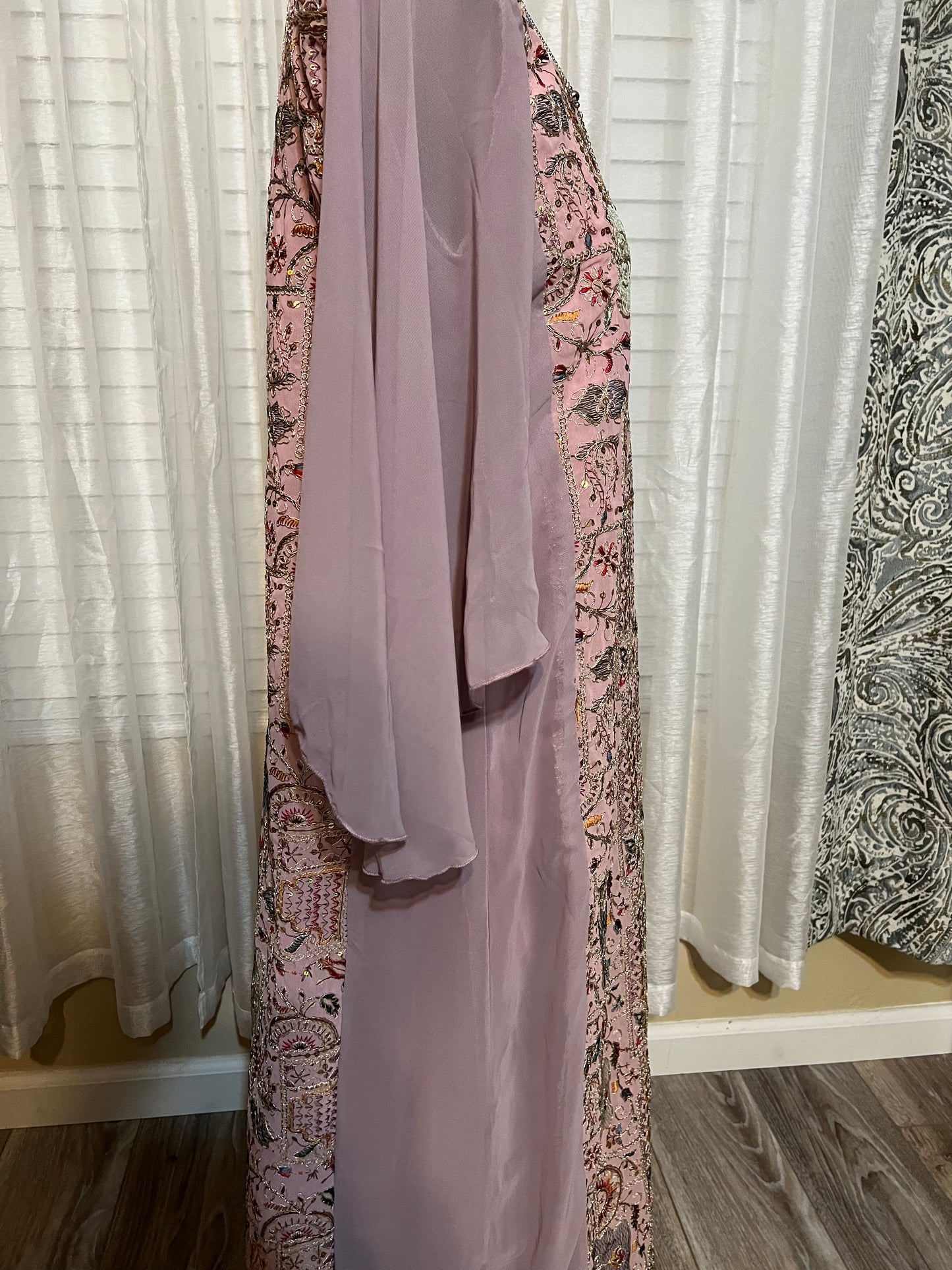 Al-Hibah Style Mukhawar – Hand Embroidered, Size Medium