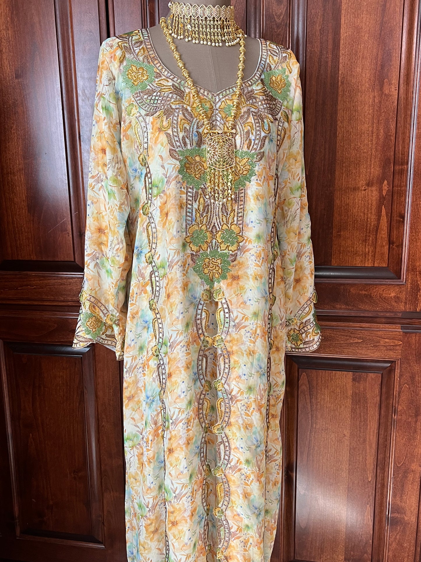 Emirati Silk & Chiffon Mukhawar – Hand-Embroidered with Original Crystals | Size Medium, 56 Inches Length