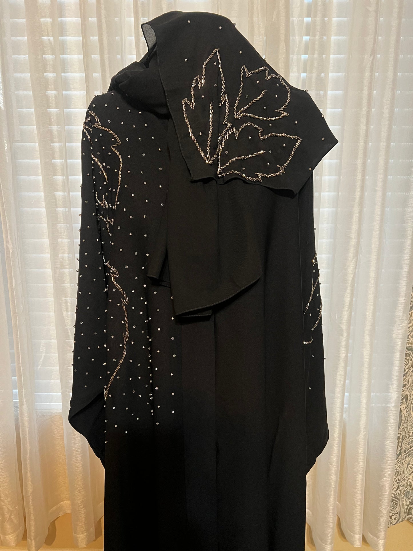 Elegant Black Abaya with Hand-Embroidered Leaf Motif and Bead Detailing. Size 57.
