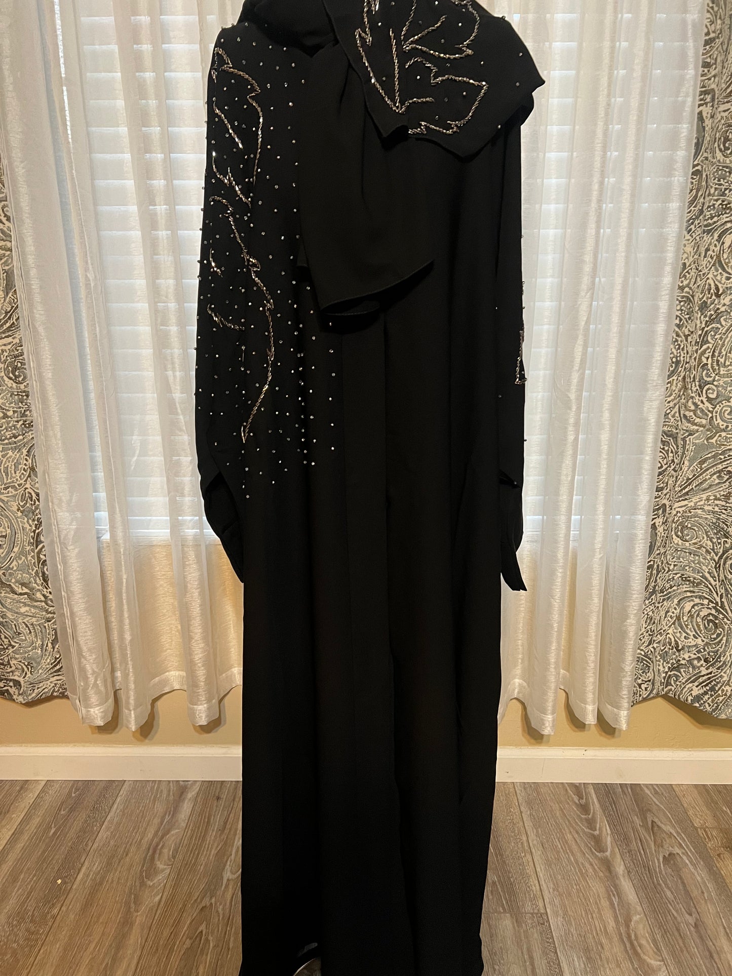 Elegant Black Abaya with Hand-Embroidered Leaf Motif and Bead Detailing. Size 57.
