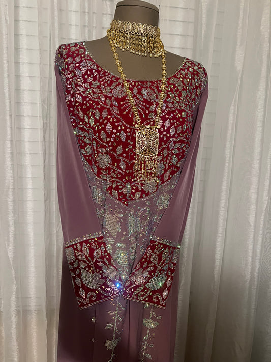 Luxury Hand-Embroidered Emirati Dress – Length 57 inches, Fits Medium and Large Sizes