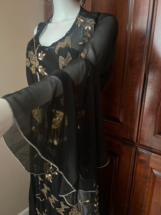 Elegant Traditional Kurdish Dress – Free Size – Black with Gold Embroidery