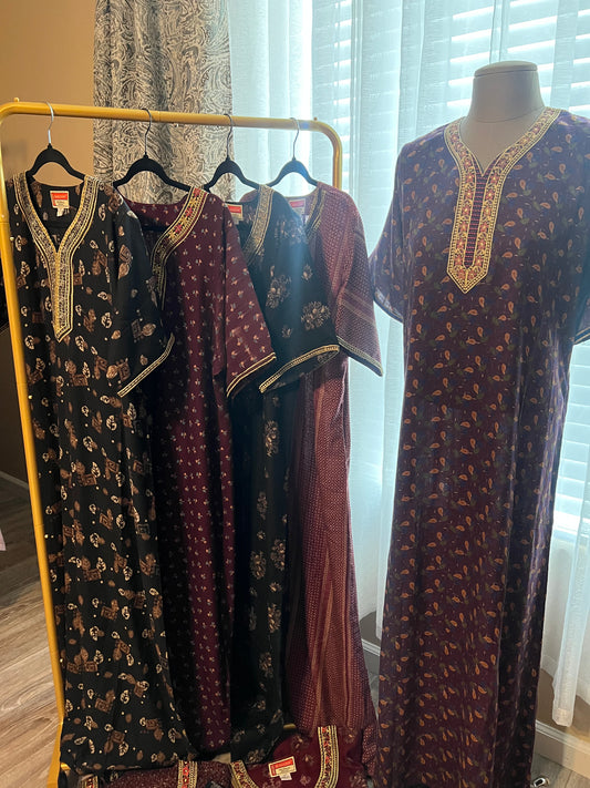 “Lightweight Traditional Cotton Kaftans with Embroidered Neckline – Soft & Breathable Fabric”